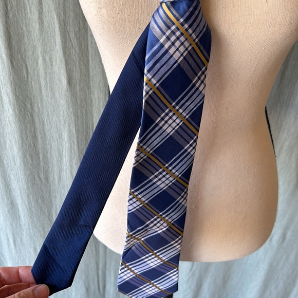 Tommy Hilfiger Extra Long Plaid Silk Tie - Picture 7 of 7